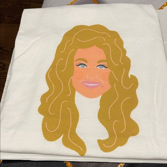 White T-Shirt with Gold Hair Graphic one of a kind exclusive in her hotel - Picture 2 of 7
